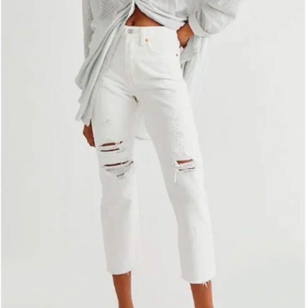 Levi’s White Wedgie Straight Jeans 26